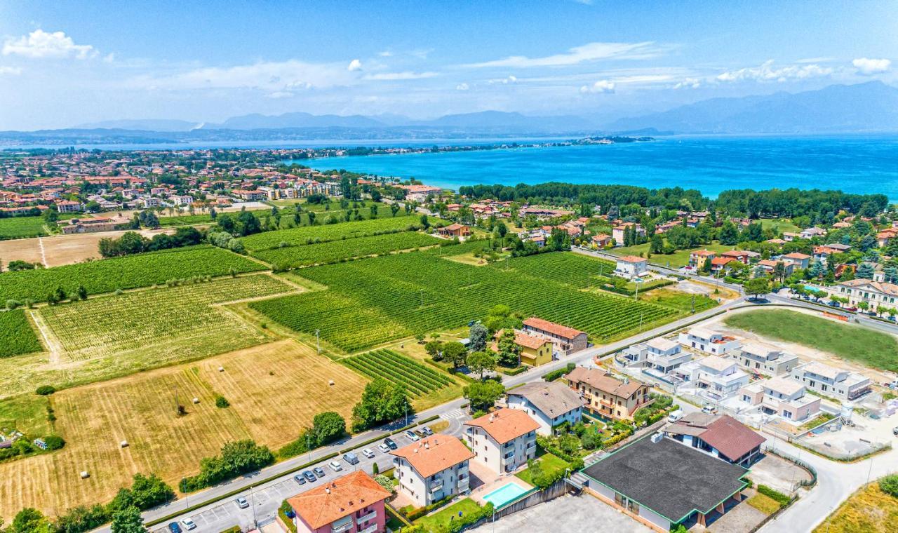 Wolf House - Sirmione Holiday Exterior photo